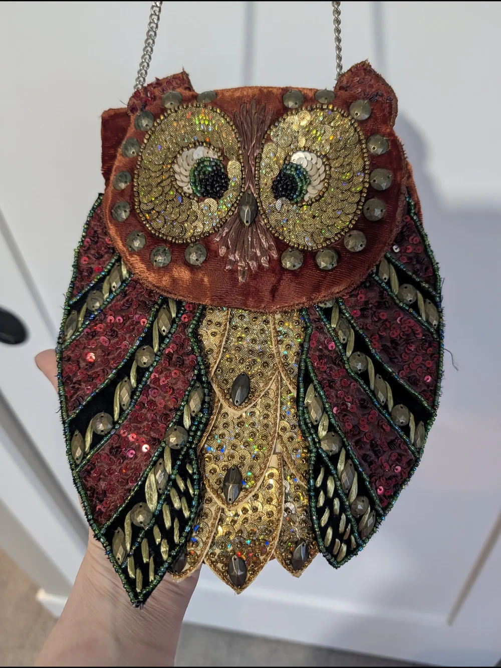 Vintage Beaded Owl Pendant Crossbody Bag – Red and Gold
